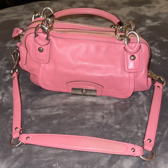 Coach Purse, pinkish salmon, divine soft coach leather , not a cheap bumpy one! - Picture 2 of 8